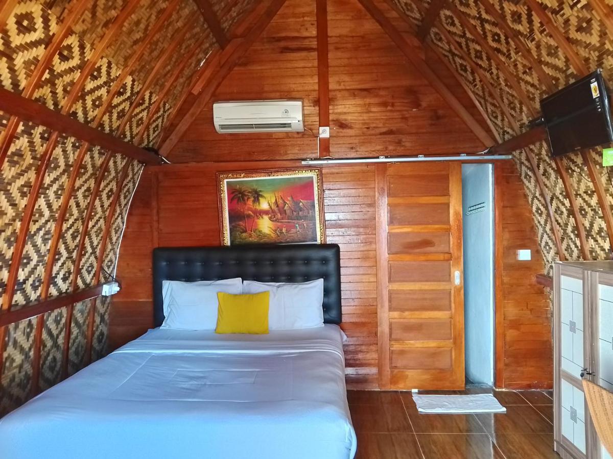 Road Beach Homestay Ped Bagian luar foto